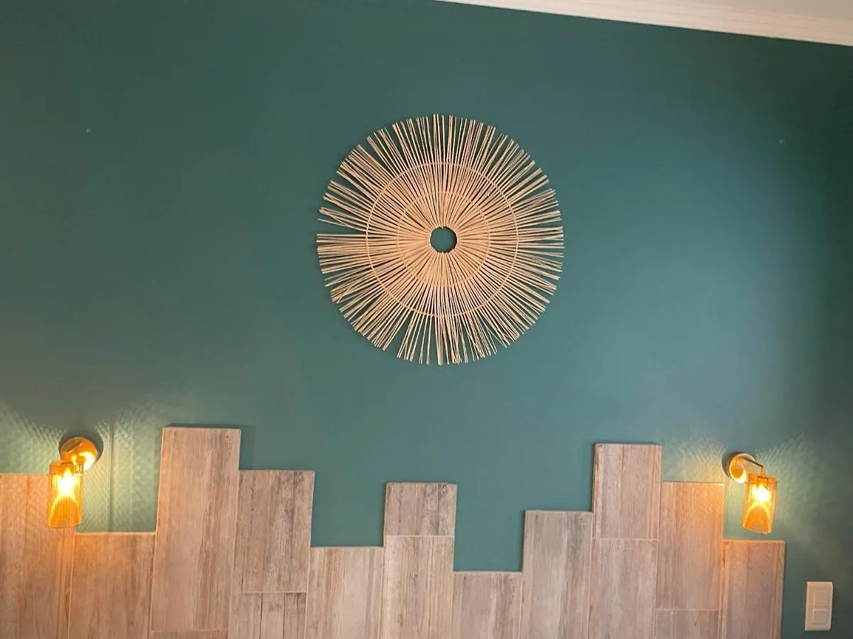 Hotel Au Tapis De Sable Saint-Cyr-sur-Mer 2*,