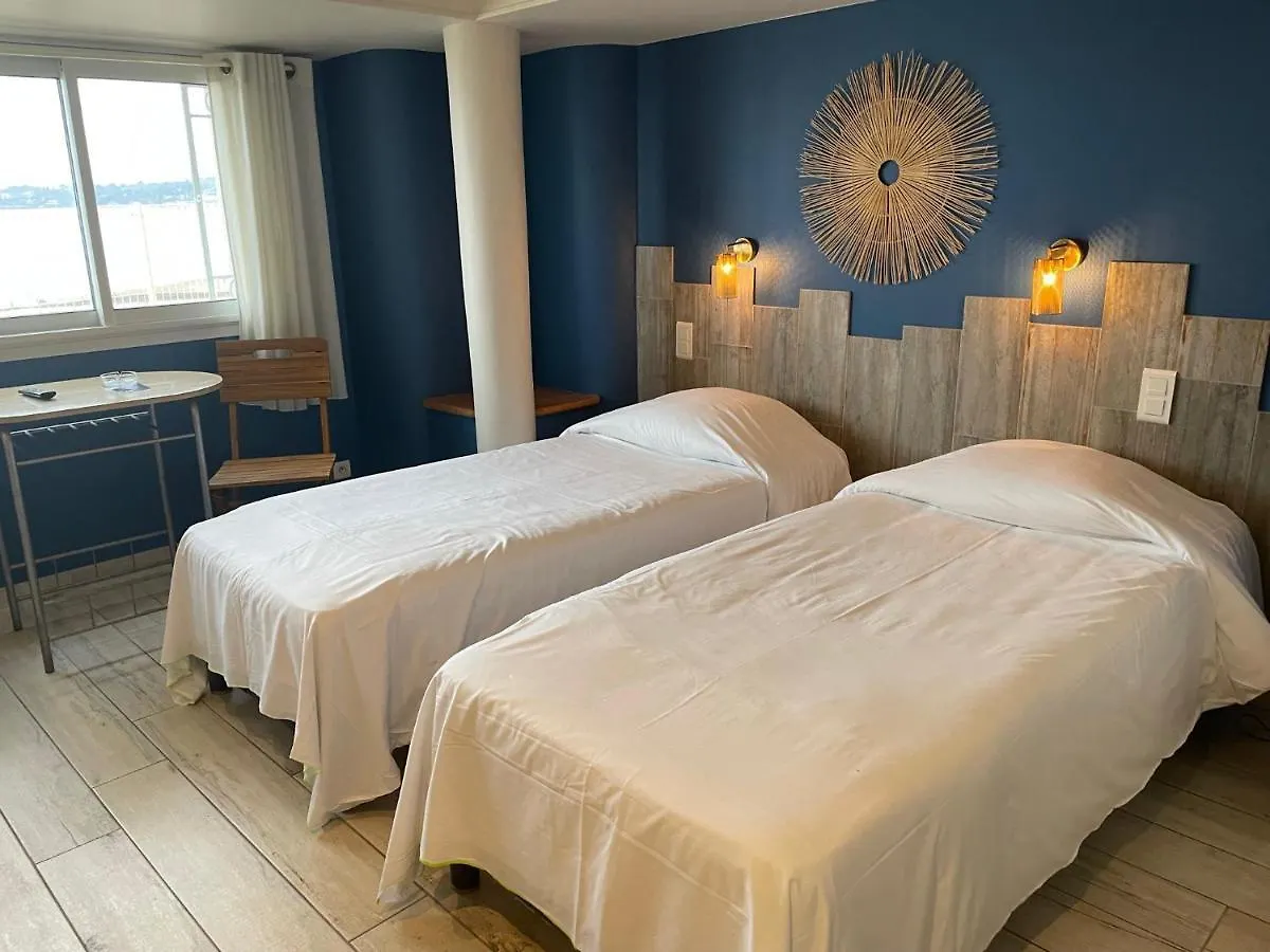 **  Hotel Au Tapis De Sable Saint-Cyr-sur-Mer Frankreich
