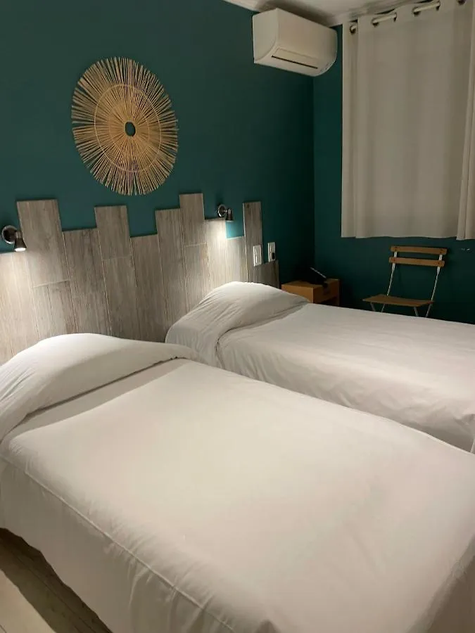 **  Hotel Au Tapis De Sable Saint-Cyr-sur-Mer Frankreich