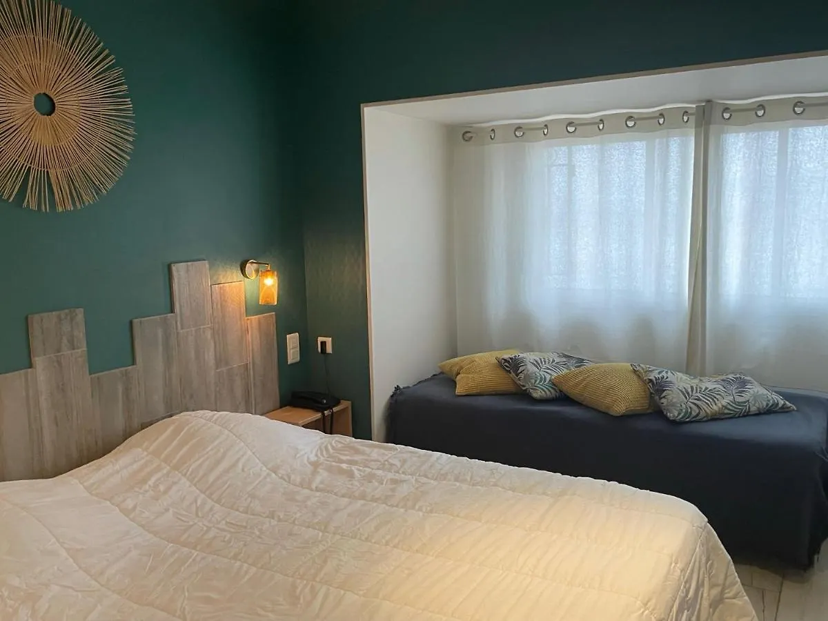 **  Hotel Au Tapis De Sable Saint-Cyr-sur-Mer Frankreich
