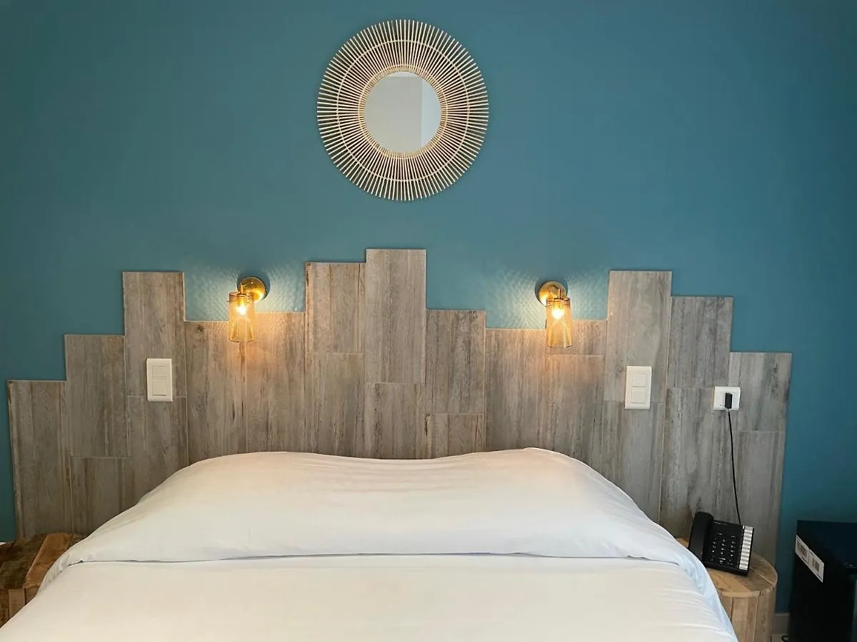 Hotel Au Tapis De Sable Saint-Cyr-sur-Mer 2*,  Frankreich