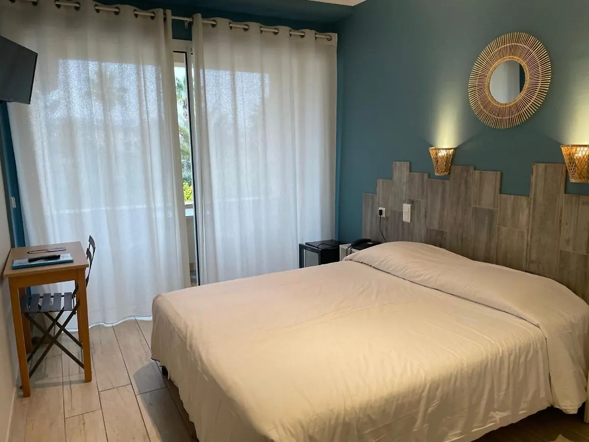 **  Hotel Au Tapis De Sable Saint-Cyr-sur-Mer Frankreich