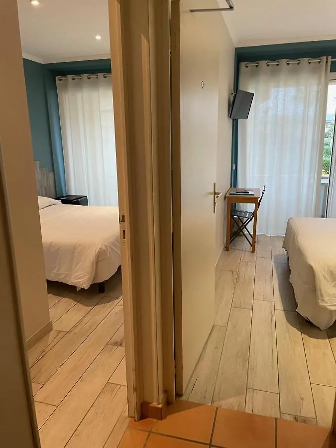 **  Au Tapis De Sable Hotel Saint-Cyr-sur-Mer Franciaország