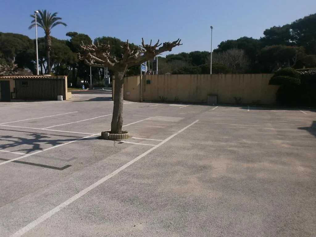Au Tapis De Sable Hotel Saint-Cyr-sur-Mer 2*,